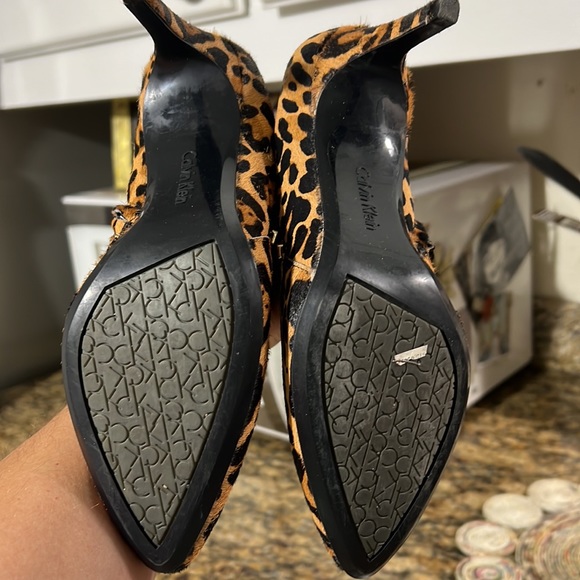 Calvin Klein booties size 6🖤🧡🖤 - Picture 6 of 11